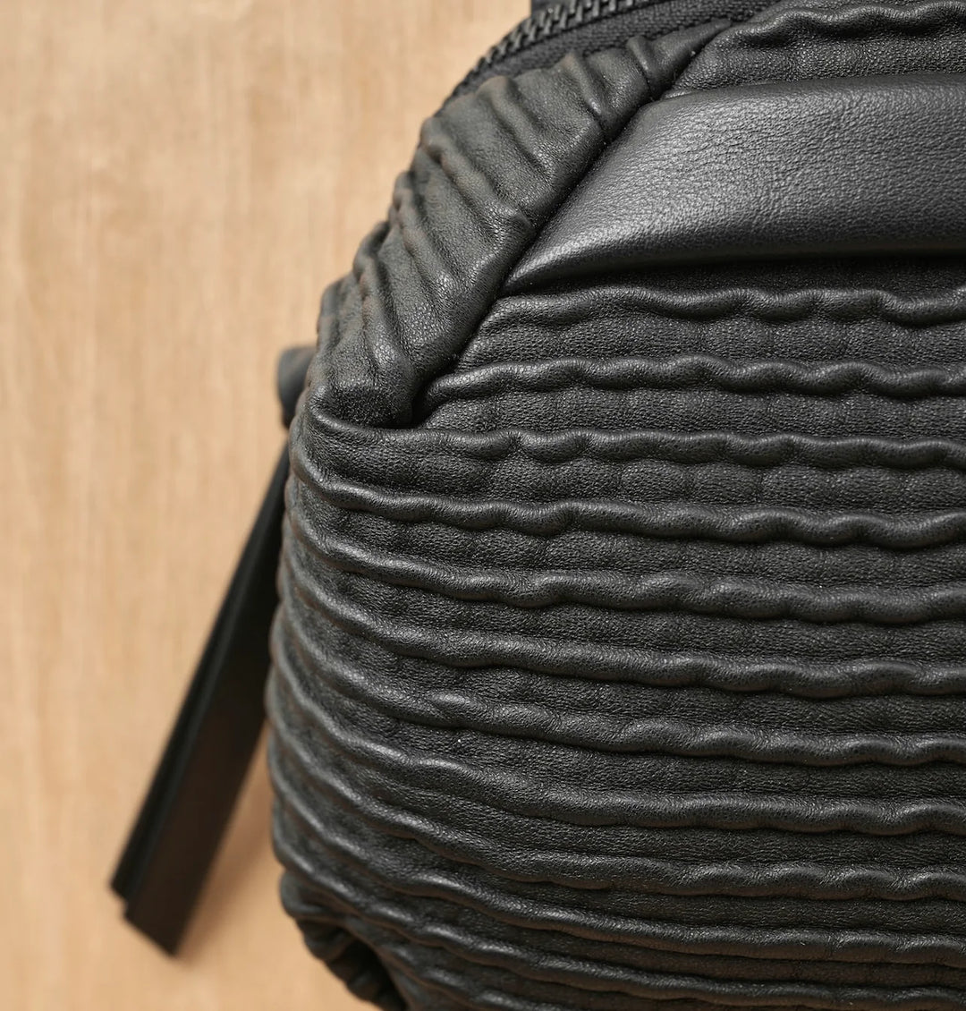 BILLIE MINI CROSSBODY WAVY BLACK