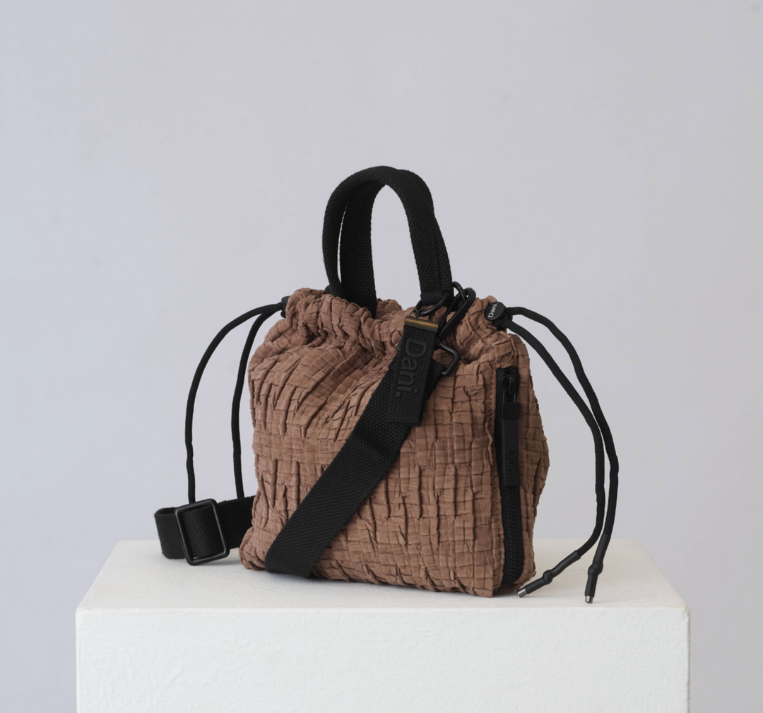 FRANKIE SMALL BUCKET BAG CINNAMON