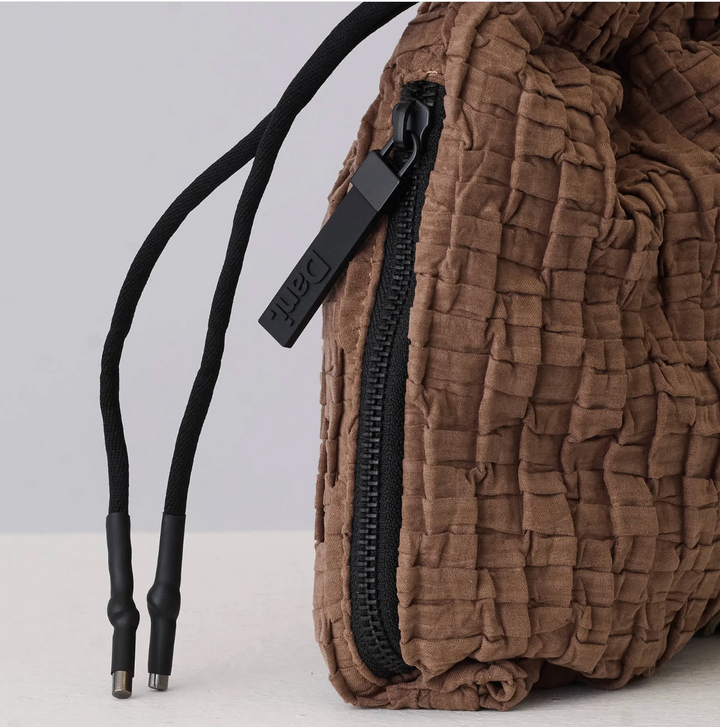 FRANKIE SMALL BUCKET BAG CINNAMON