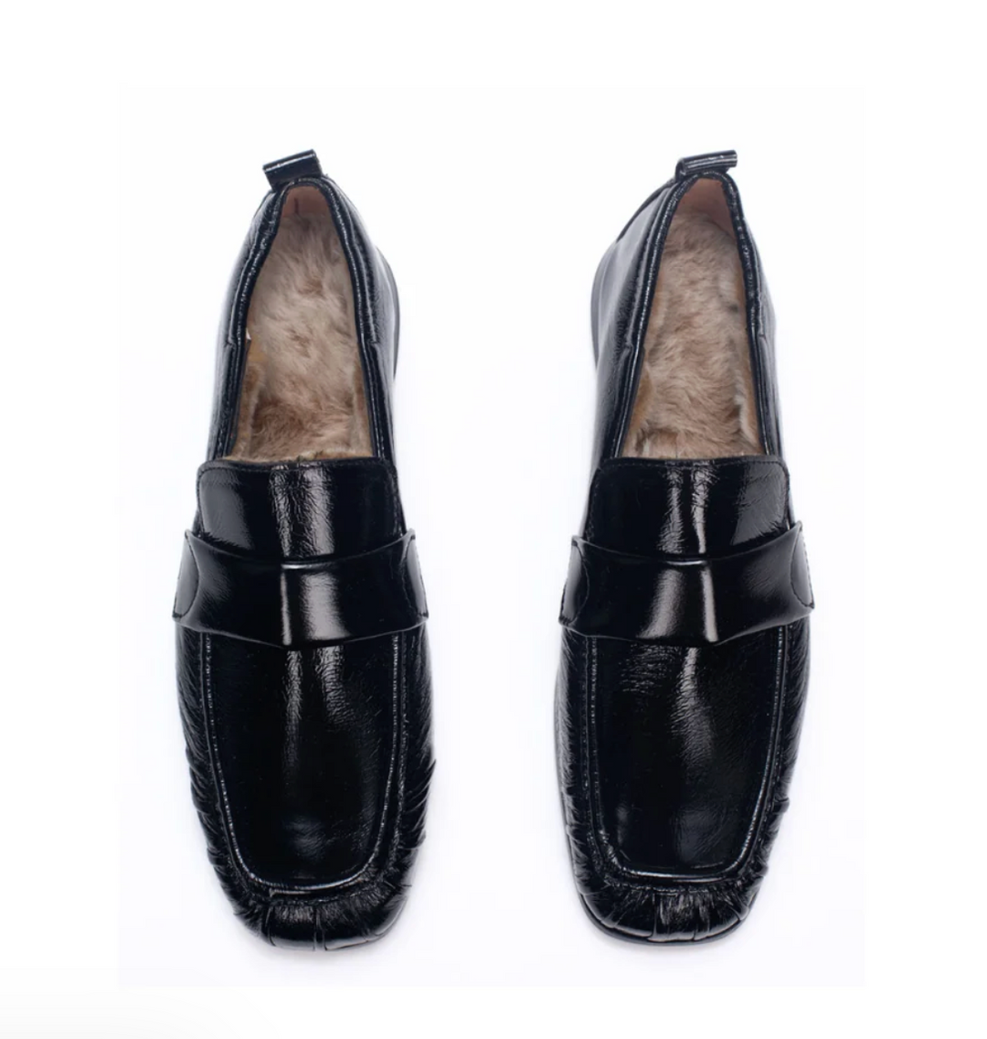 22211 LENA BLACK LOAFER W/SHEARLING
