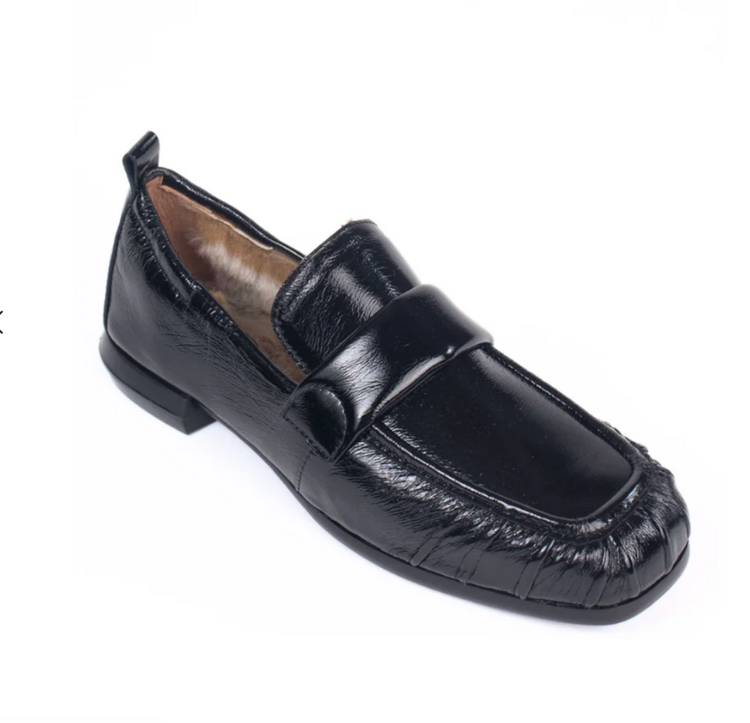 22211 LENA BLACK LOAFER W/SHEARLING