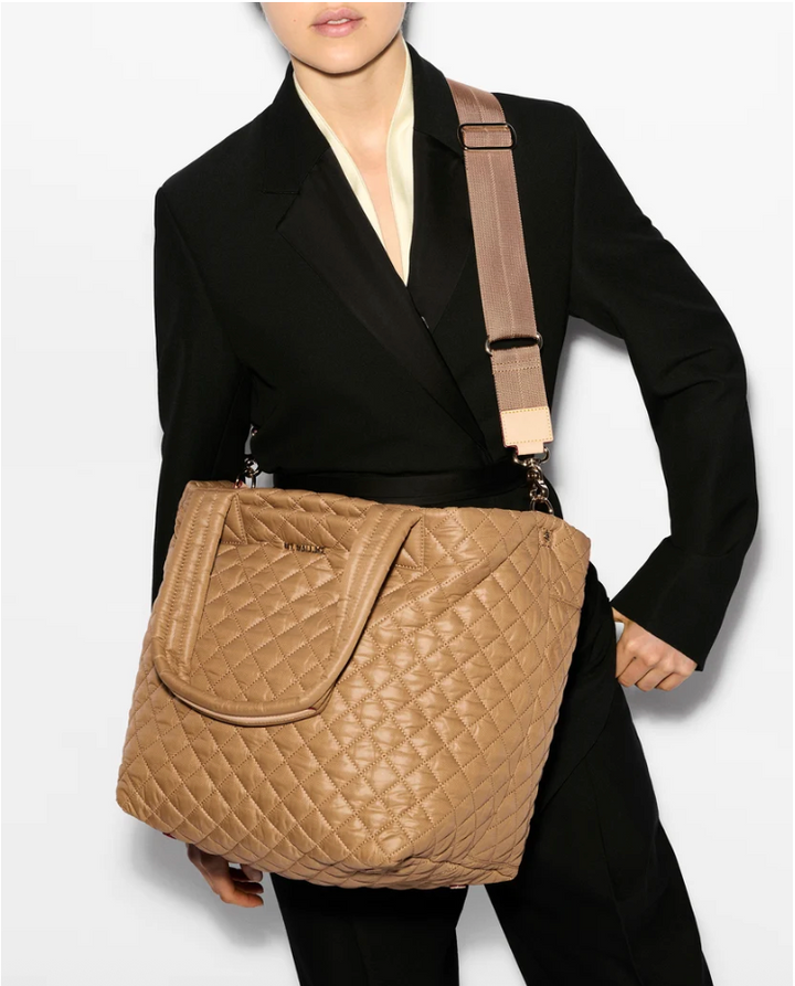 METRO MEDIUM DELUXE TOTE DELUXE CARAMEL