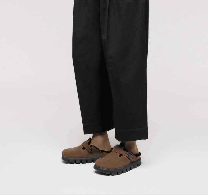 Birkenstock BOSTON CHUNKY SHEARLING DARK TEA SUEDE CLOG Shoes | Shop now at Main &amp; Taylor Shoes!