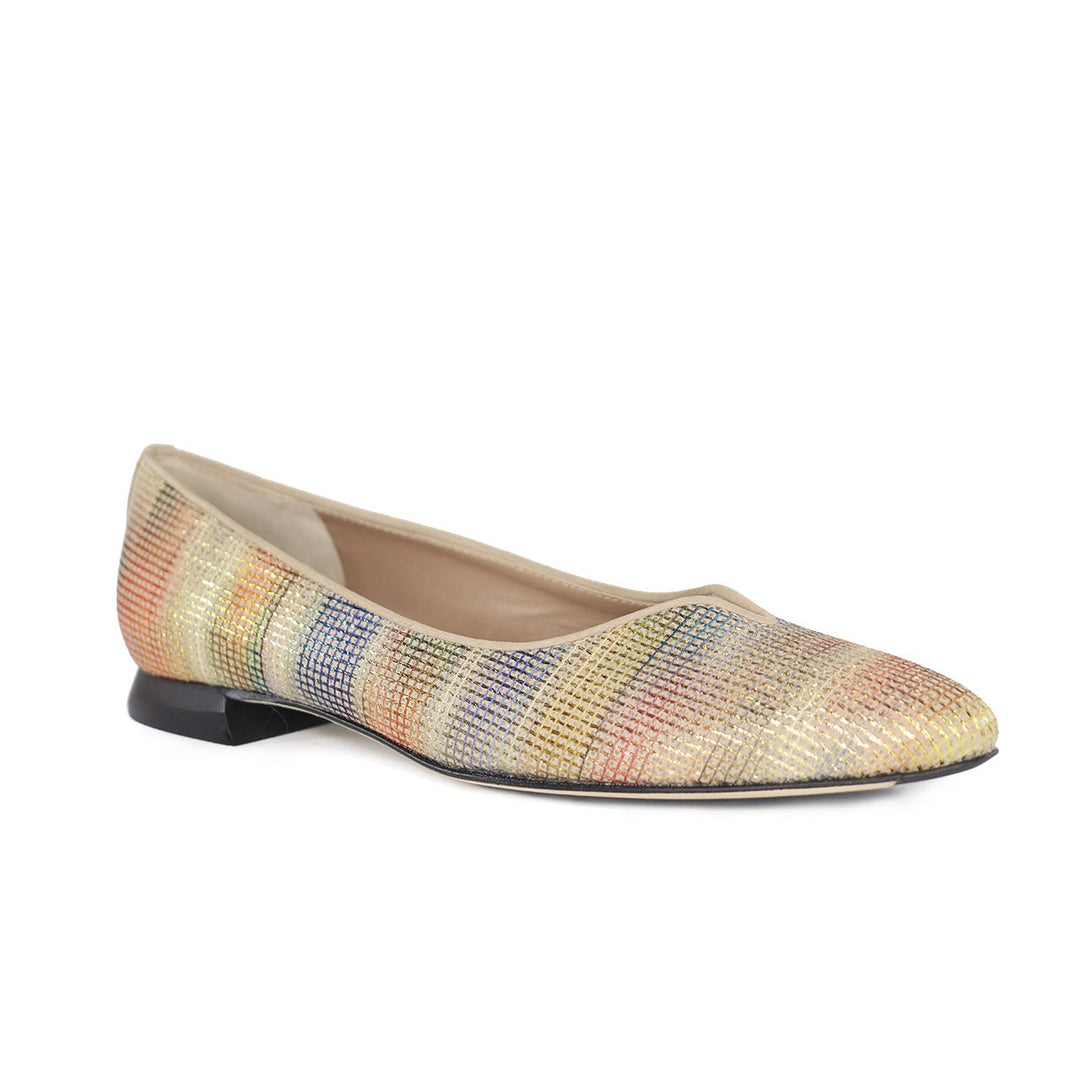 Brunate 100.6B DAY/NUT FLAT Shoes | Shop now at Main &amp; Taylor Shoes!