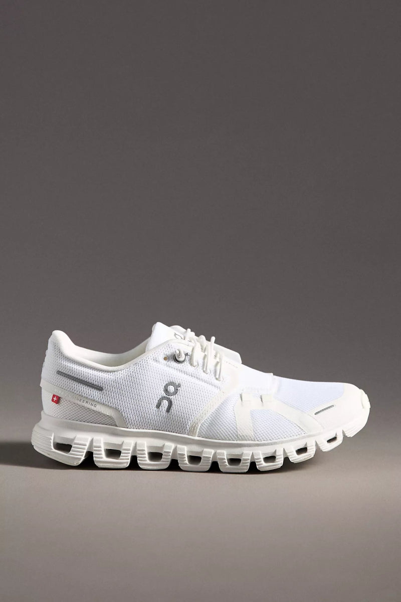 On Running CLOUD6 WOMEN WHITE/WHITE SNEAKER Shoes | Shop now at Main & Taylor Shoes!