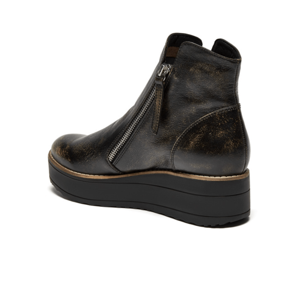 SILENT D NENE SMOKEY BLACK LEATHER Shoes | Shop now at Main &amp; Taylor Shoes!