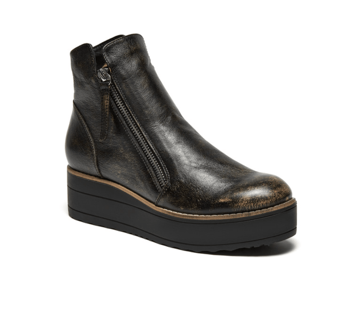 SILENT D NENE SMOKEY BLACK LEATHER Shoes | Shop now at Main &amp; Taylor Shoes!